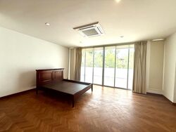 Second Avenue (D10), Detached #563475591
